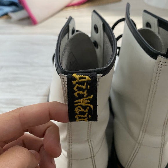 White 1460 DR. MARTEN - Picture 6 of 8